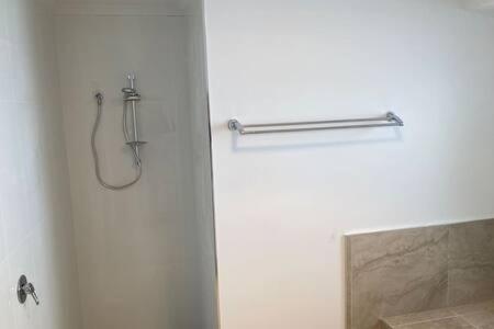 Spacious Modern Home Outstanding Views Sleeps 9 Hobart Ngoại thất bức ảnh